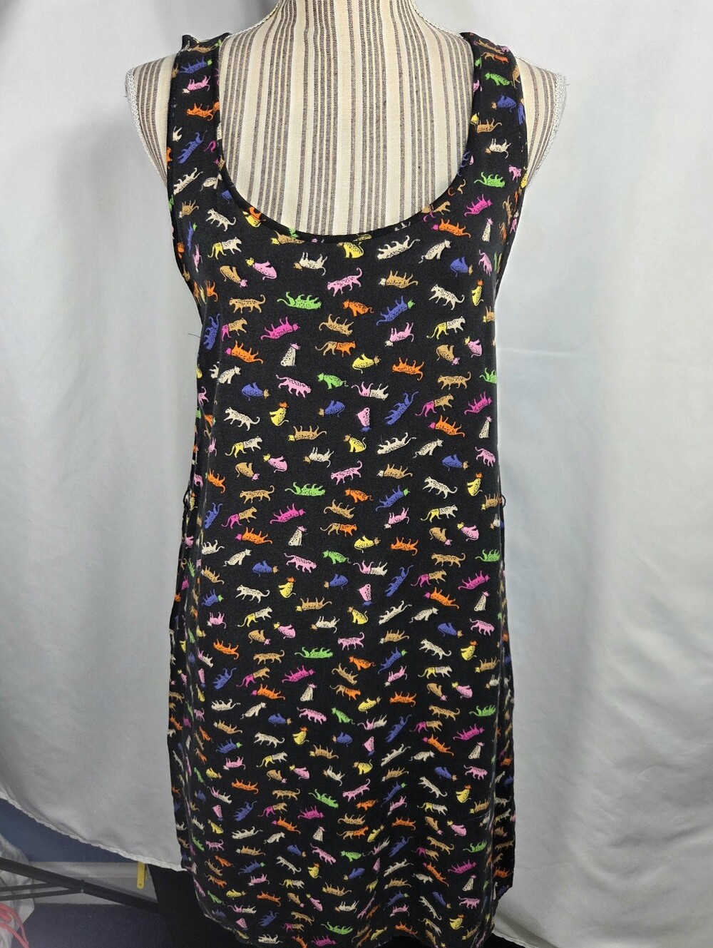 H&M Divided Black w/Multi Jaguar Pattern Sleeveless Cut Out Back Dress Size 8